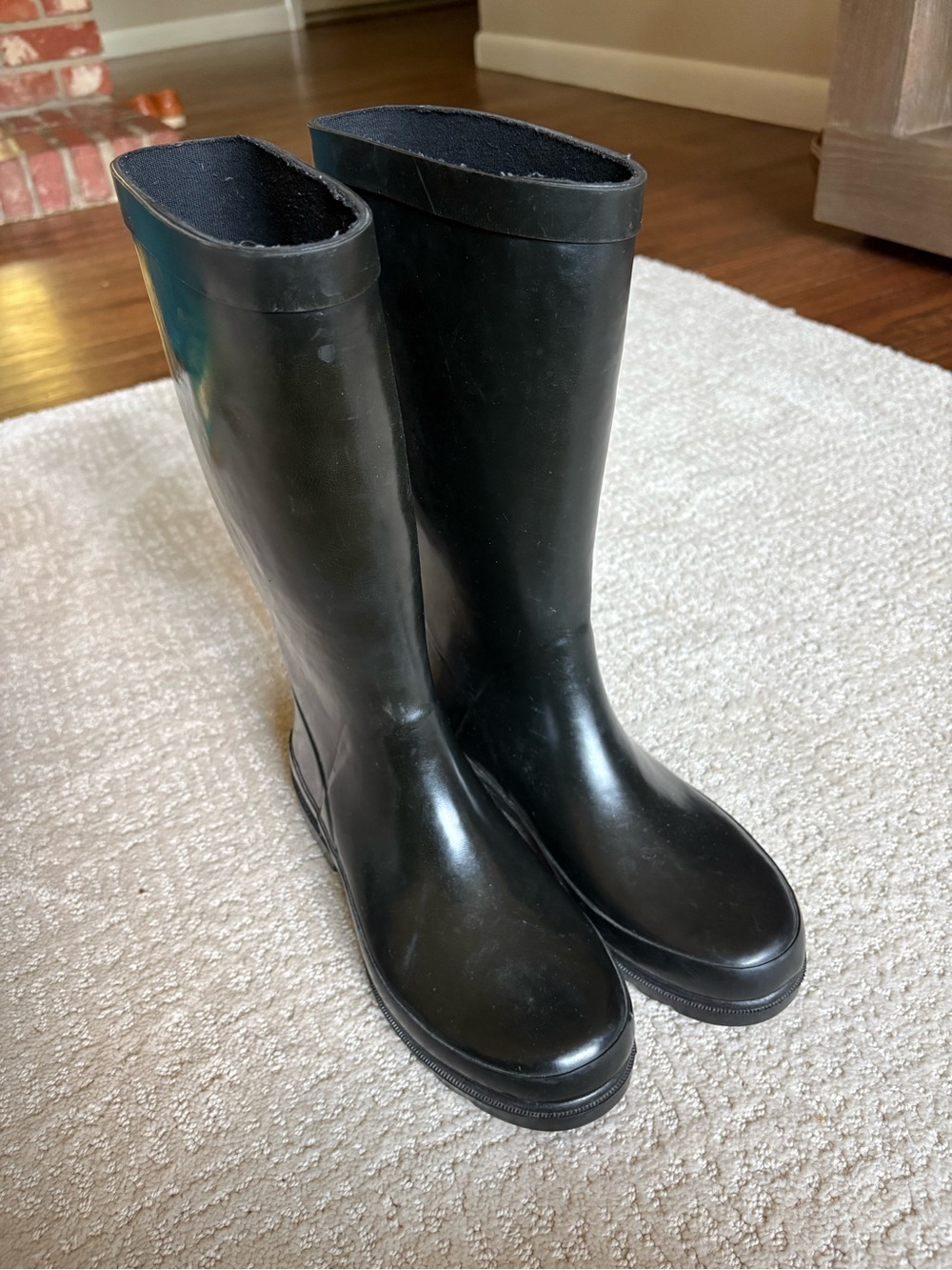 Towne by London Fog Black Tall Waterproof Rubber Rain Boots Size 7